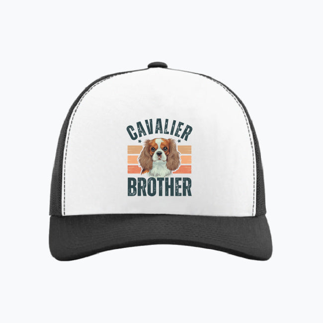 stylowa czapka trucker z motywem Cavalier King Charles Spaniela i napisem Cavalier Brother. Idealny dodatek dla miłośników psów i właścicieli Cavalierów.